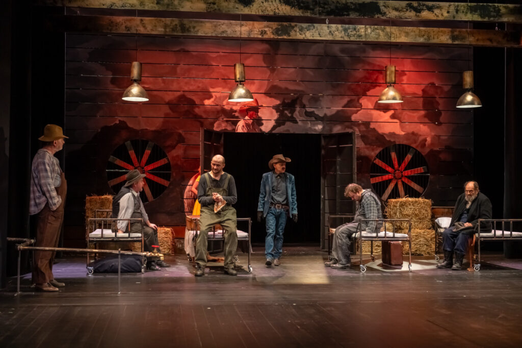 Steinbeckův příběh o přátelství a lidské důstojnosti ožívá na České scéně Těšínského divadla