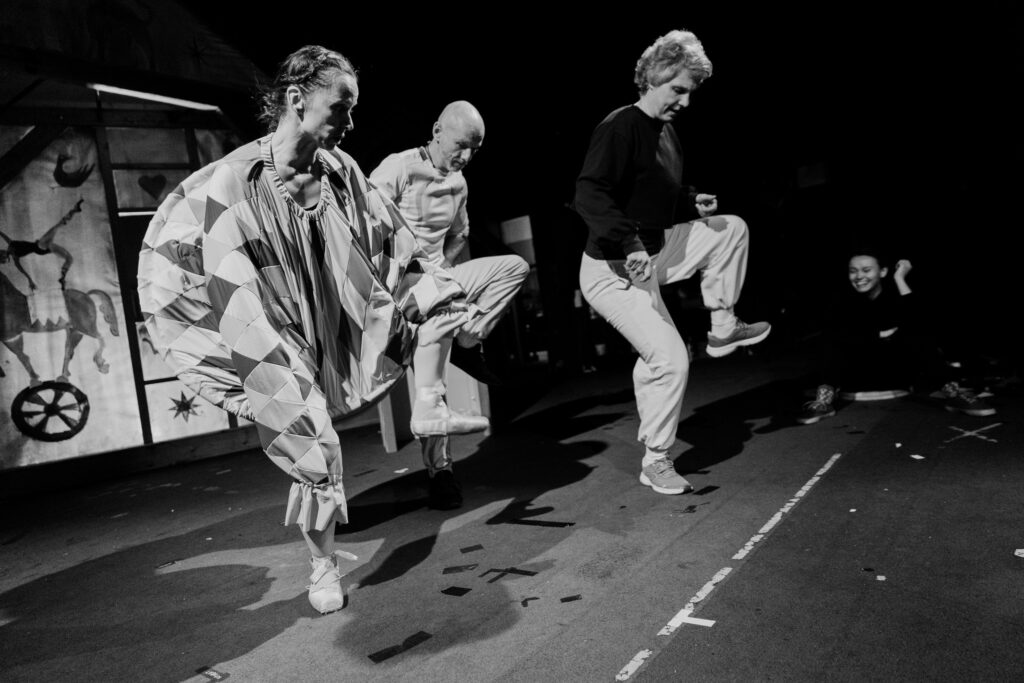 Divadlo Drak uvede počátkem května premiéru pohybové grotesky To je hračka!