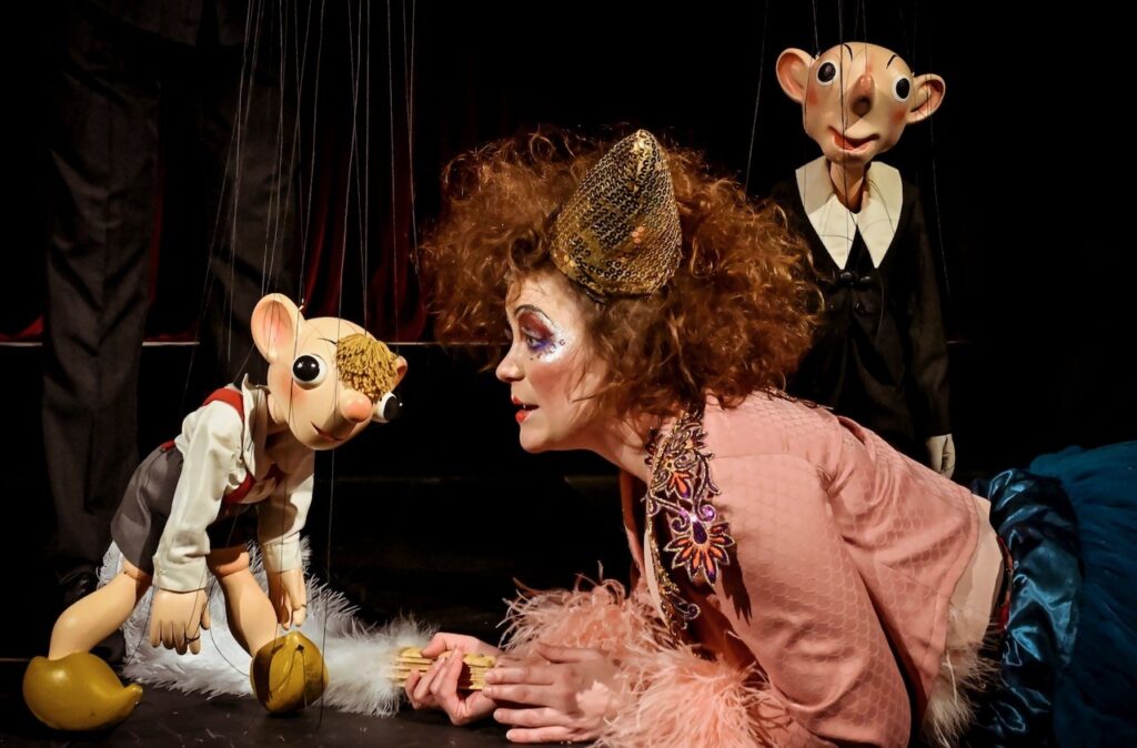 Hurvínek má 100! Divadlo S+H slaví premiérou Kabaretu Hurvajz s nečekaným hostem