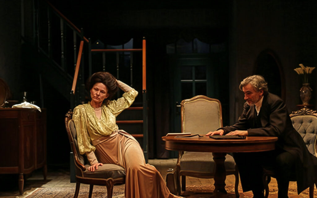 Inscenace Dejvického divadla Přízraky vstupuje s derniérou na divadelní platformu Dramox