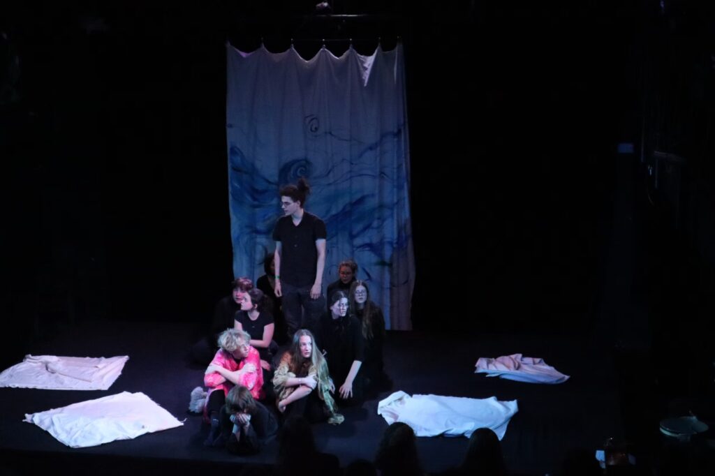 Malá scéna Východočeského divadla bude hostit přehlídku neprofesionálních frankofonních středoškolských souborů