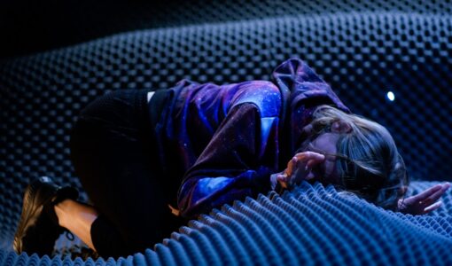 Performance, workshopy, kolektivní pohyb. Díky DANCETOPII ožije Praha současným tancem