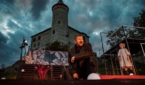 Východočeské divadlo Pardubice uvede na Kunětické hoře novou adaptaci Erbenovy Kytice