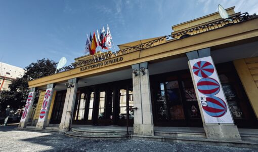 Klicperovo divadlo uzavřelo sezonu 2025/26. Na domácích scénách přivítalo přes 60 tisíc diváků